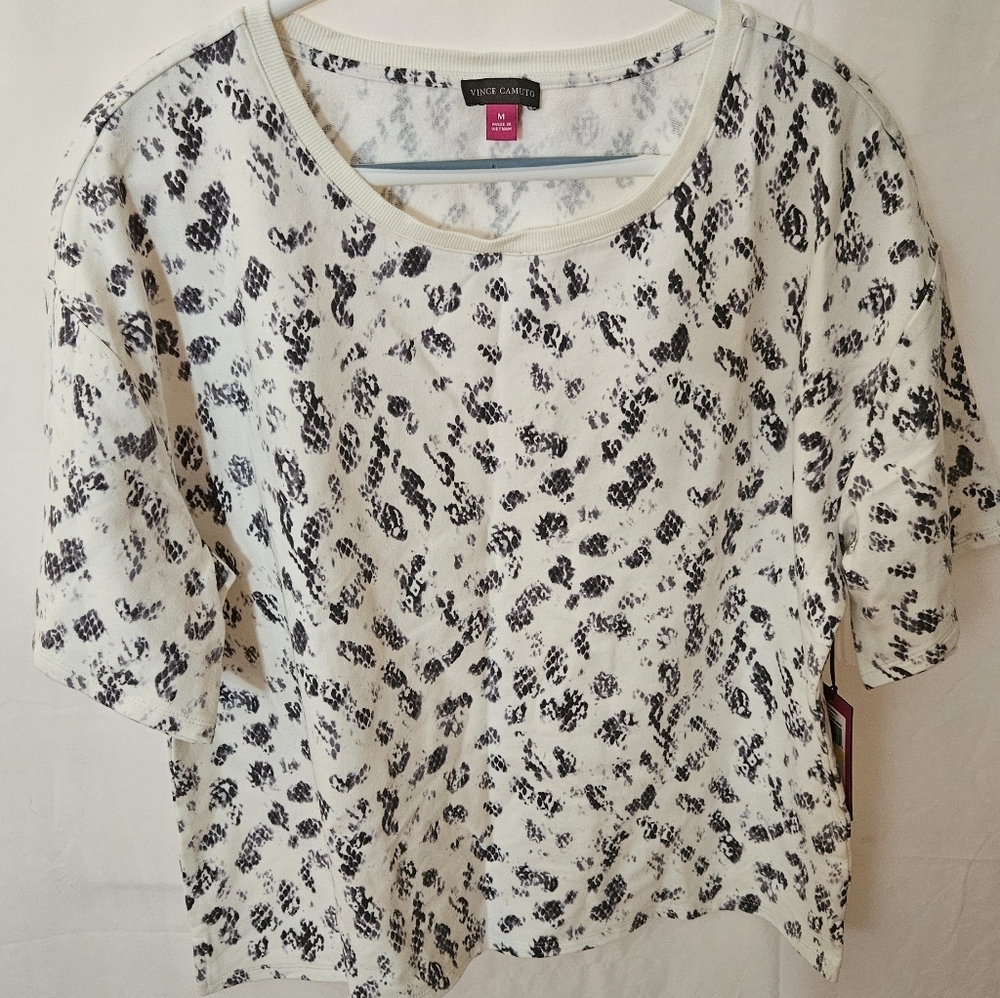 Vince Camuto Black and White Patterned Short Sleeve Top